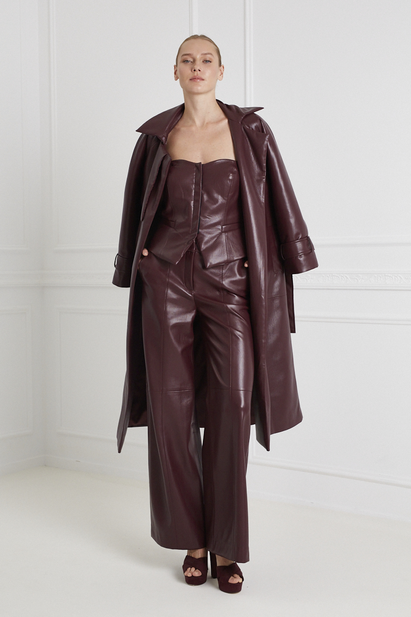 burgundy leather | Burgundy leggings outfit, Leather leggings outfit, Faux leather  leggings outfit