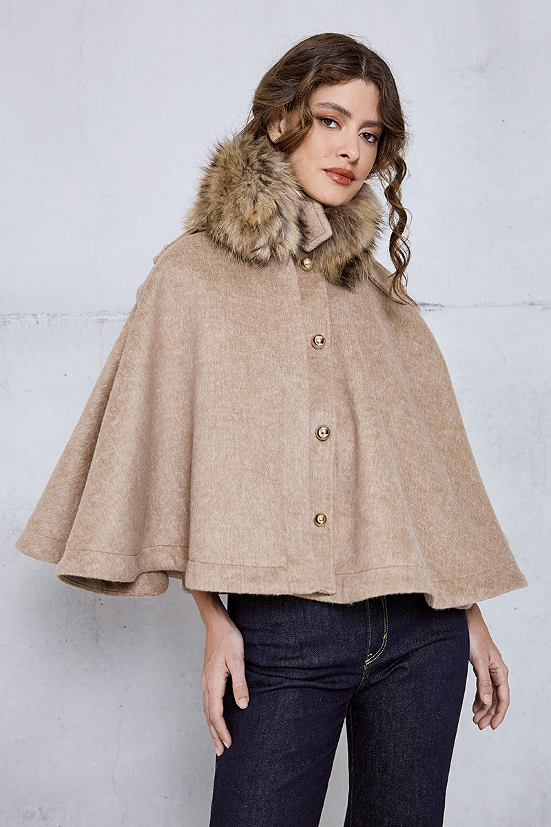 CAPE WITH DETACHABLE FUR