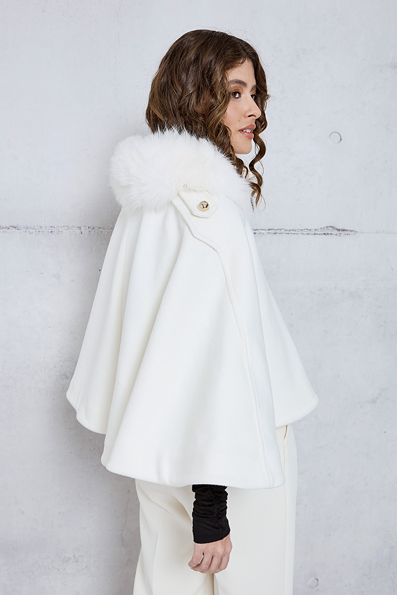 CAPE WITH DETACHABLE FUR