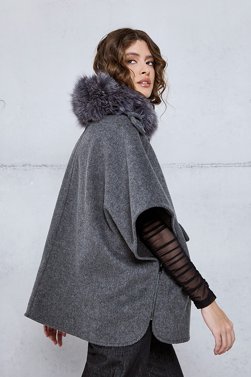 CAPE WITH DETACHABLE FUR