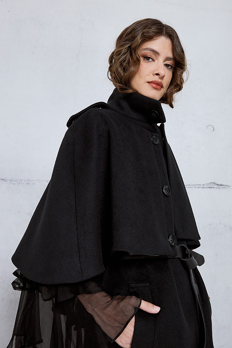 WOOL SLEEVELESS COAT WITH DETACHABLE CAPE