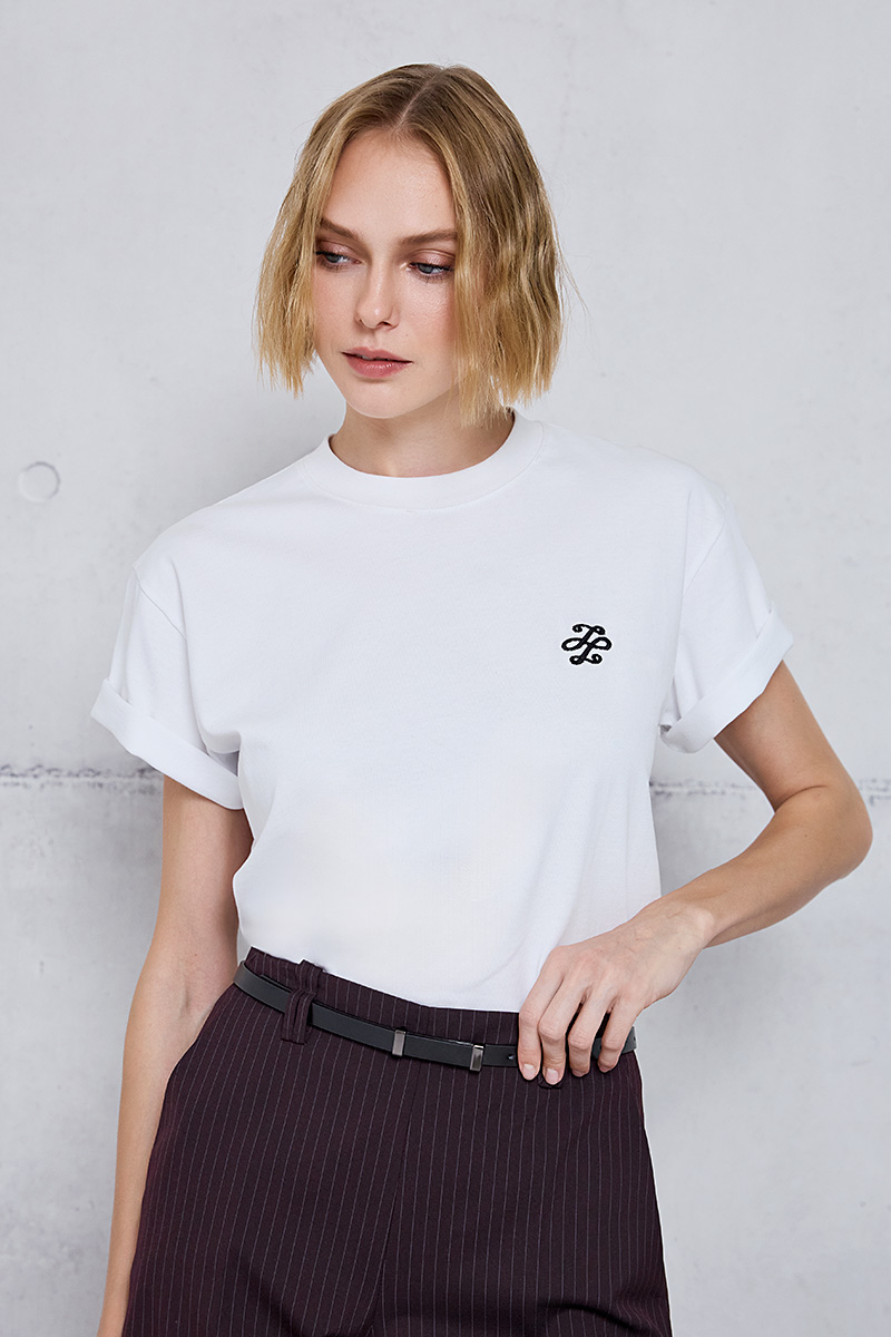 T-SHIRT WITH LOGO