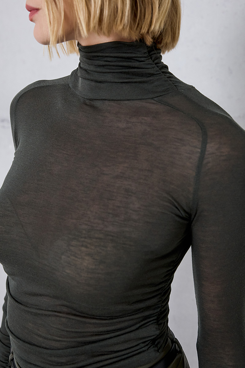 TURTLENECK TOP WITH RUCHED SLEEVES