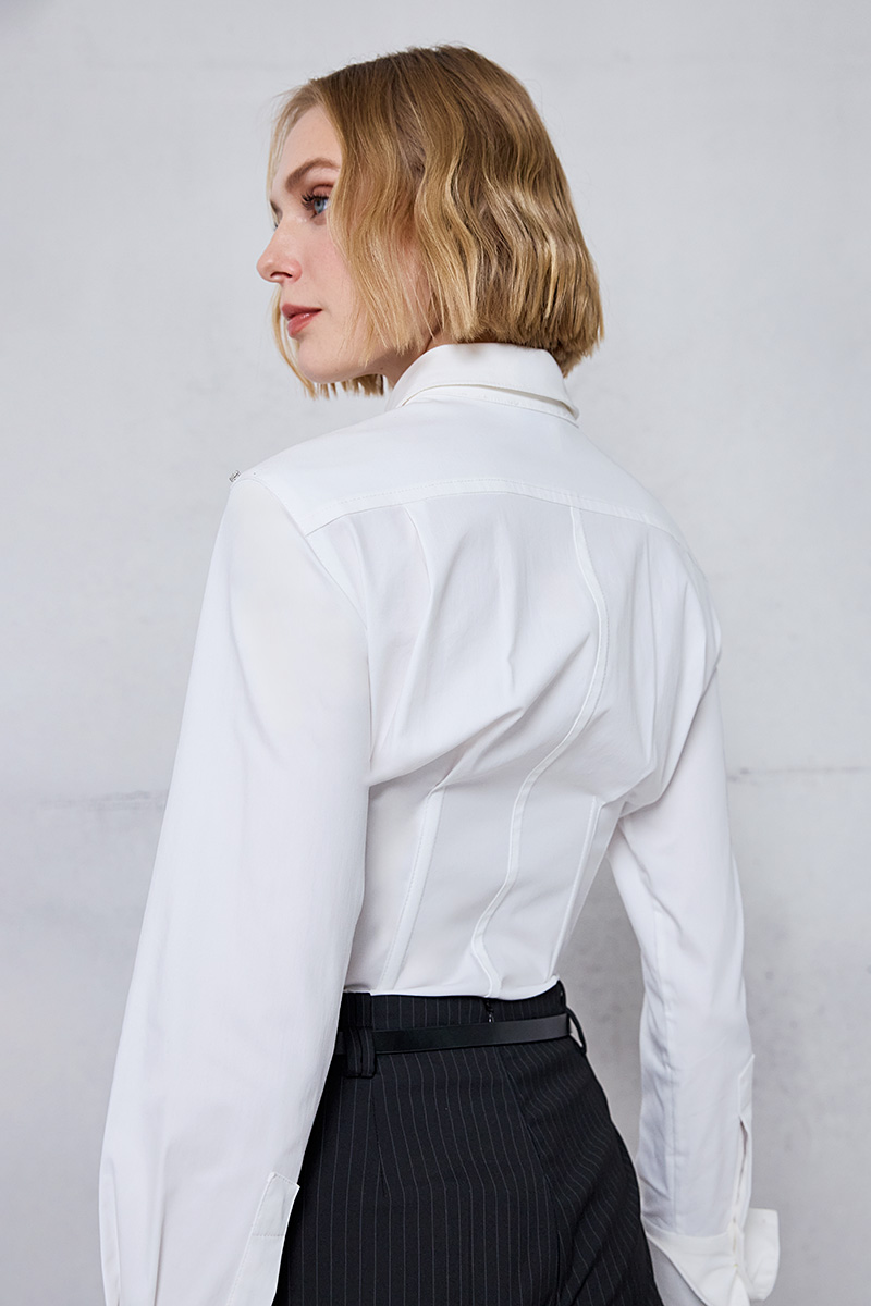 SHIRT WITH AN INTEGRATED CORSET