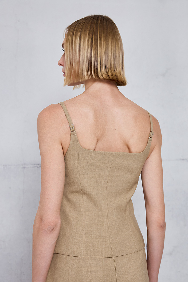 SQUARE NECK VEST