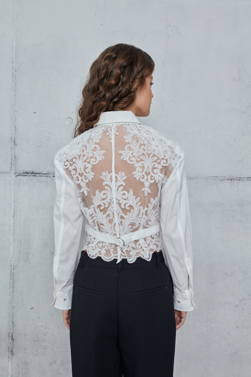 SHIRT WITH LACE ON THE BACK