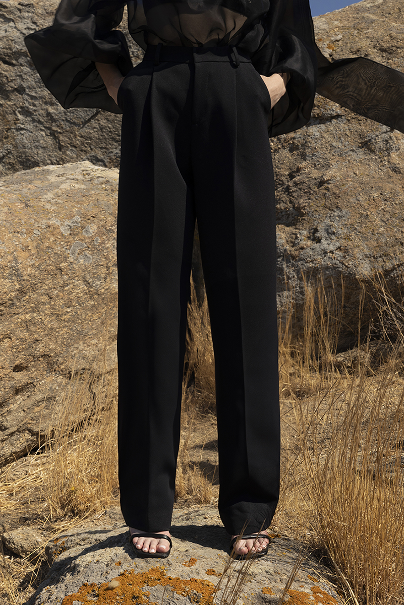 TROUSER WITH PLEATS