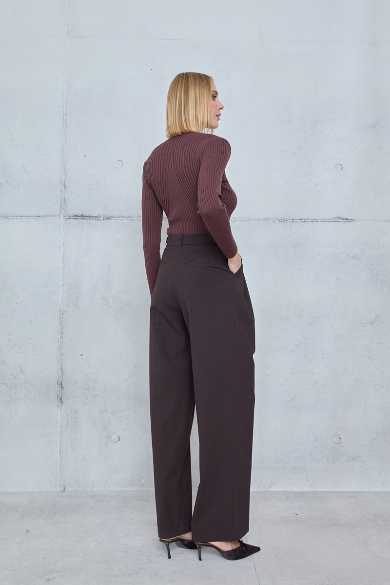 WIDE-LEG PLEATED TROUSERS