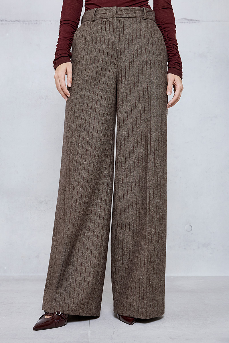 WIDE-LEG STRIPED PANTS