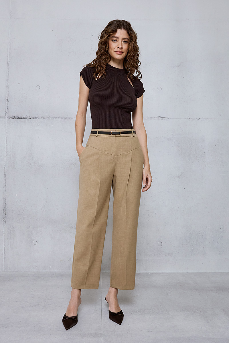 TROUSER WITH PLEATS AND BELT