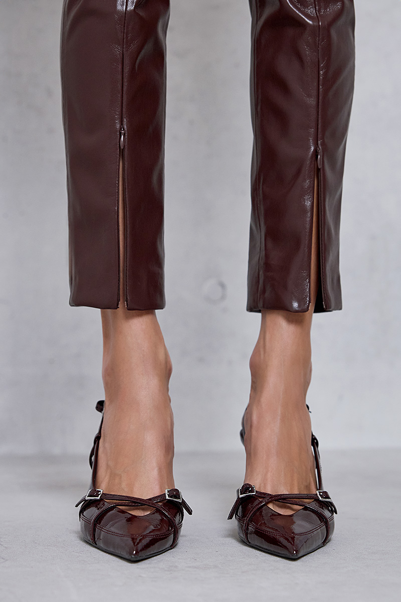 TROUSER WITH A LEATHER TEXTURE