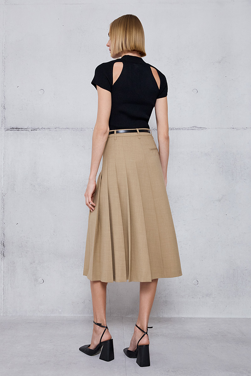 SKIRT WITH PEELS AND BELT