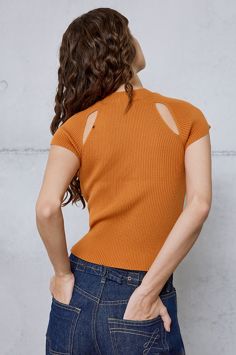 BLOUSE WITH CUT-OUTS