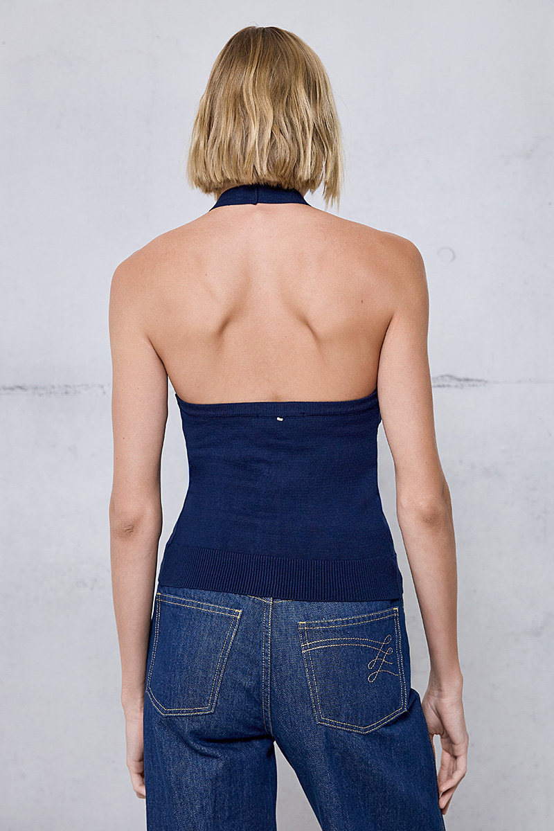 KNIT VEST WITH AN OPEN BACK