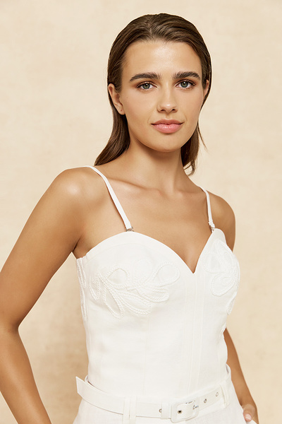 BUST WITH EMBROIDERED DETAILS