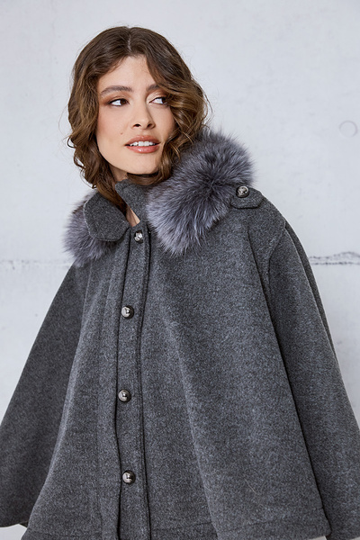 CAPE WITH DETACHABLE FUR