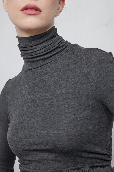 TURTLENECK TOP WITH RUCHED SLEEVES