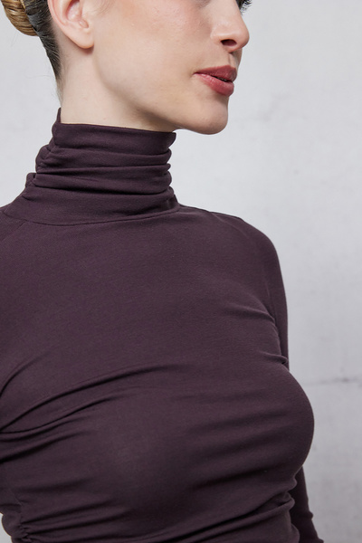 TURTLENECK TOP WITH RUCHED SLEEVES